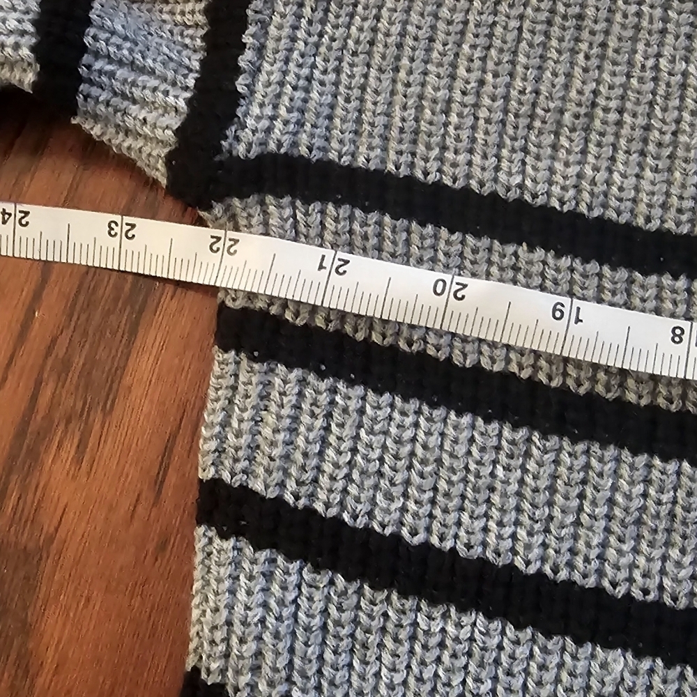 Shein Sweater Quarter Zip-Up Grey and Black Large Cropped - Picture 10 of 10